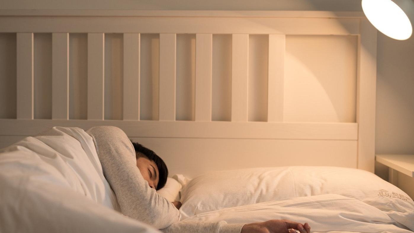开灯睡觉对身体有哪些影响？