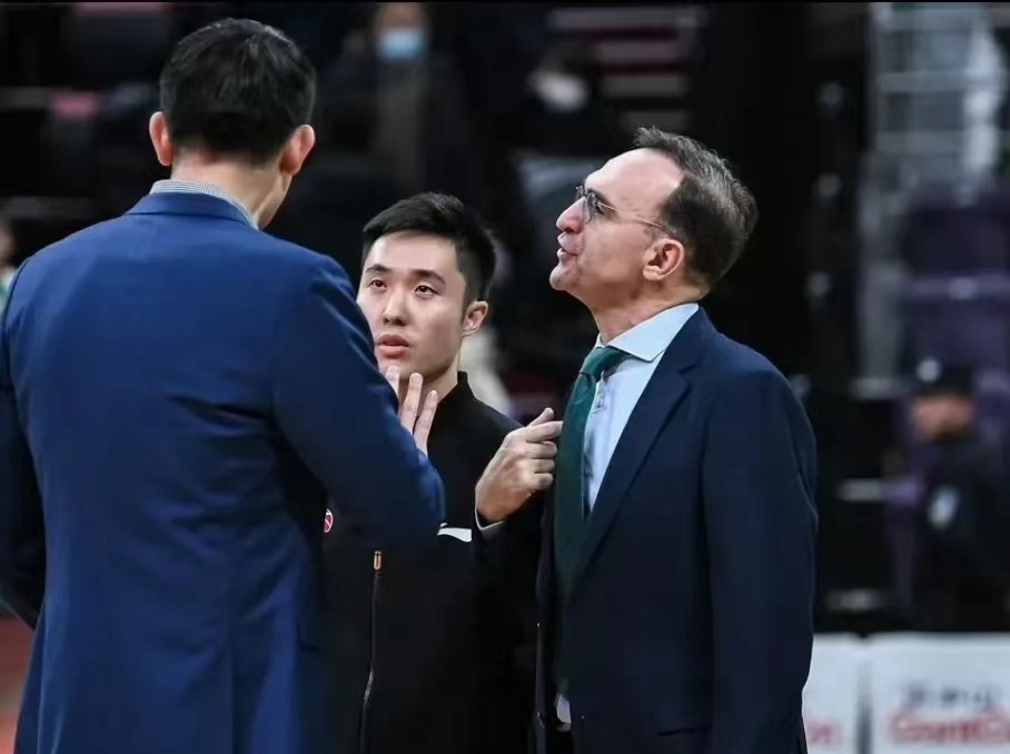触及底线了！乌戈洛佩斯赛后回应自己不和王博握手：

“我无法原谅他，因为我当主教