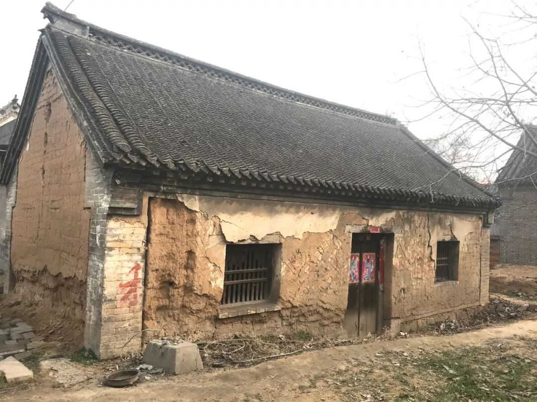 你发现了吗，在农村，很穷的家庭，突然孩子飞黄腾达了，大家都不会说孩子有本事，都说