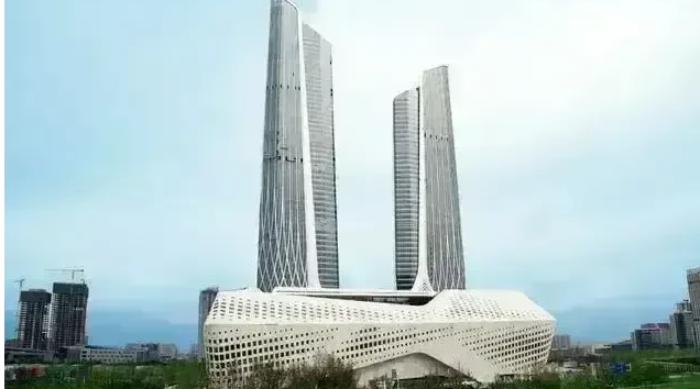 中国搞笑十大建筑

1、“方便面”：我是重庆地标
2、“棺材板”：我是广州地标
