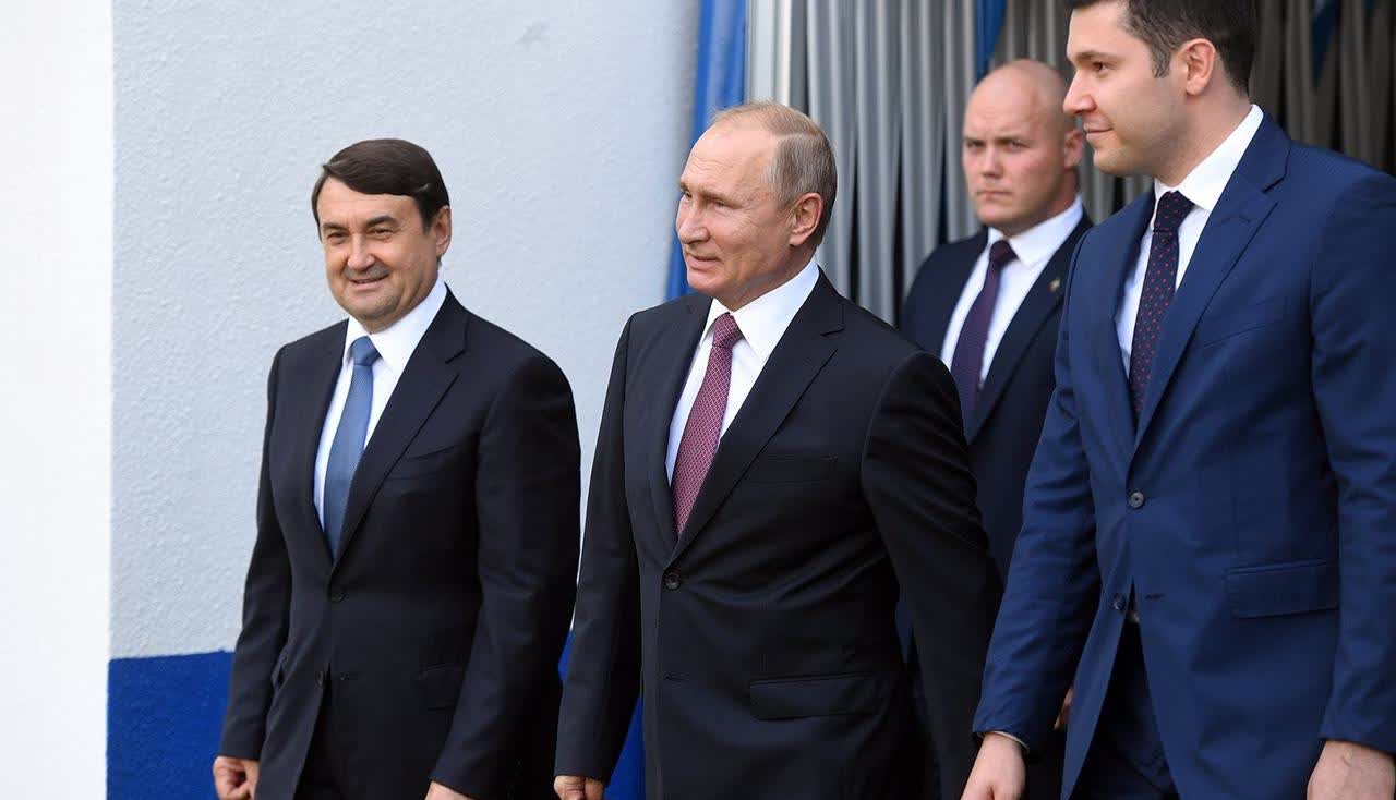 真硬气！北约大规模演习之际，普京突访加里宁格勒。1月25日，澎湃新闻报道，俄罗斯