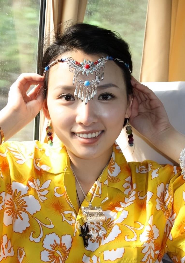 二人转演员，王小虎说，乡村爱情里，我老婆张可，本来是要扮演香秀的，我师傅赵本山都