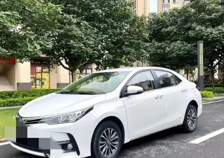 一个同事换新车，旧车卡罗拉说卖给我，我问他卖多少钱，他说三万卖给我，我怕买贵了，