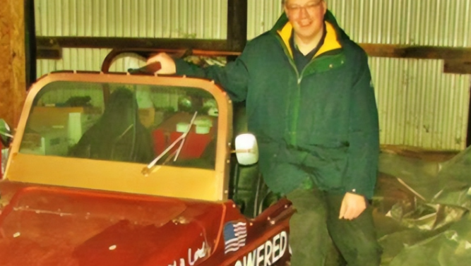 此人发明烧水汽车，83升水可续航3000公里，上市前发明者突然离奇死亡？

石油