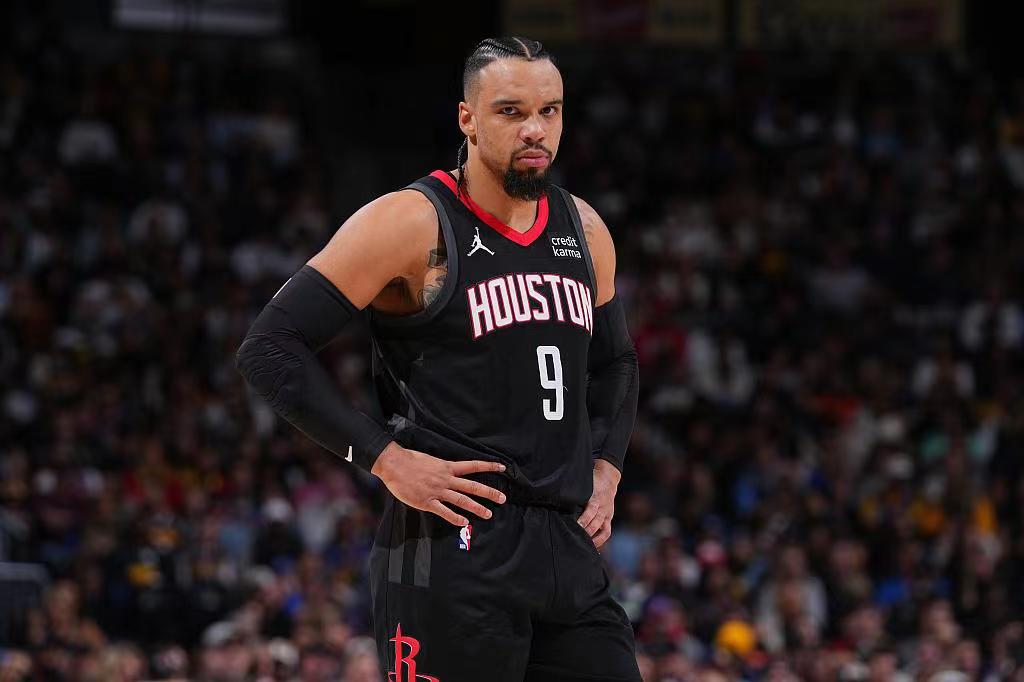 今天灰熊球员蒂尔曼在一档电视节目中提到了老队友狄龙-布鲁克斯，他表示火箭队的排名