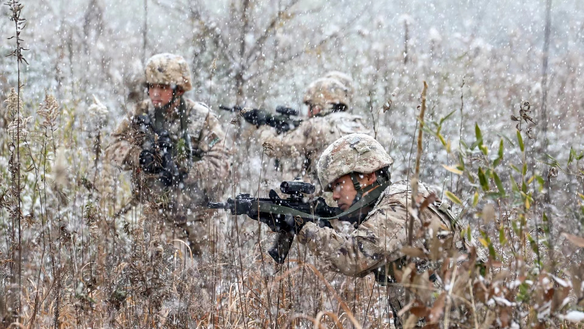 全军新年开训 官兵斗志昂扬 实战化励尖兵