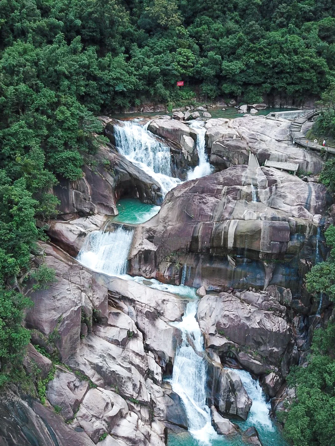 受不了广州40℃高温，去大丰门溯溪泡潭子