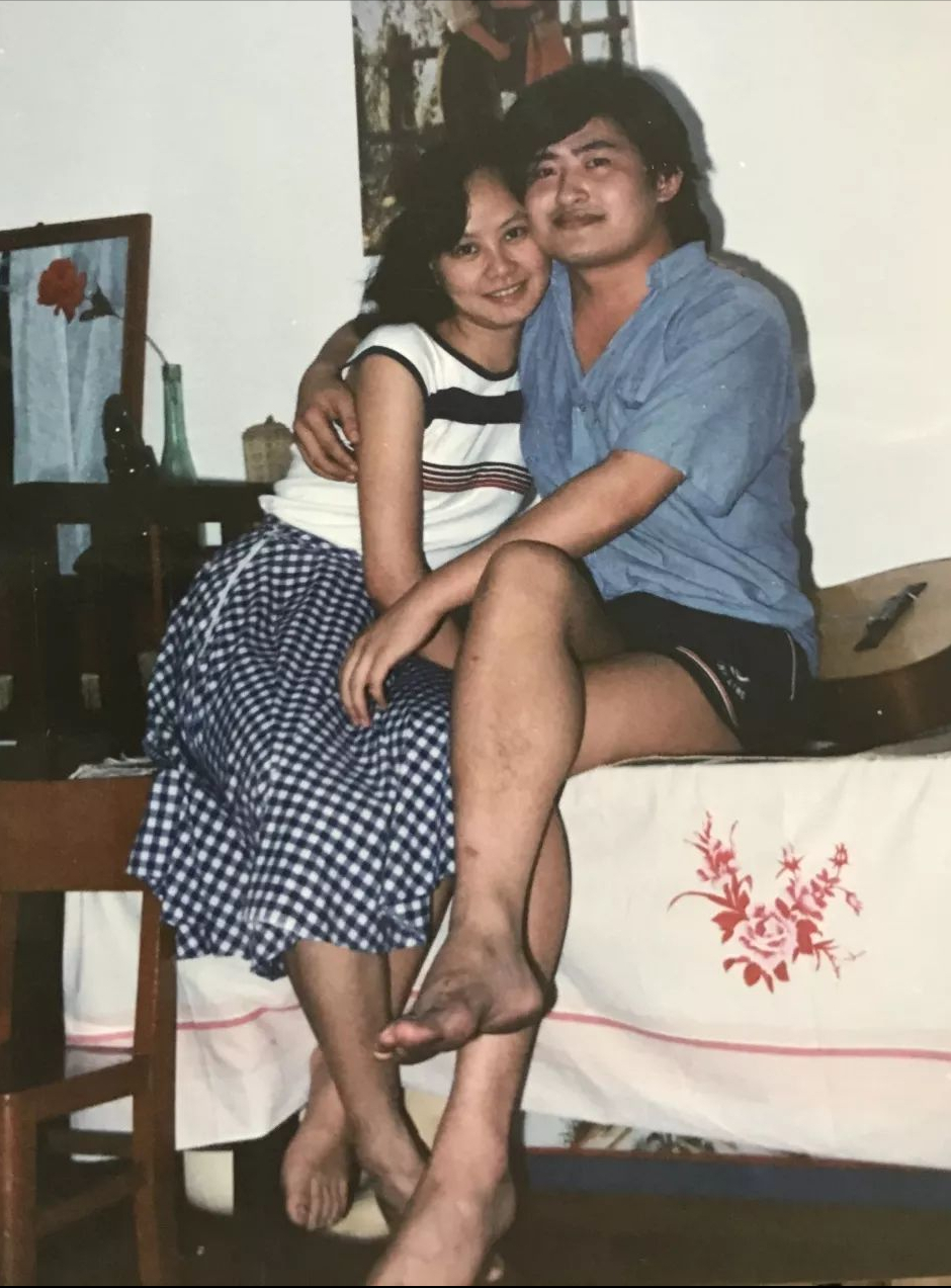 1988年，刘欢认识了湖南电视台主持人卢璐，相识9天后，便决定结婚。没想到，在结