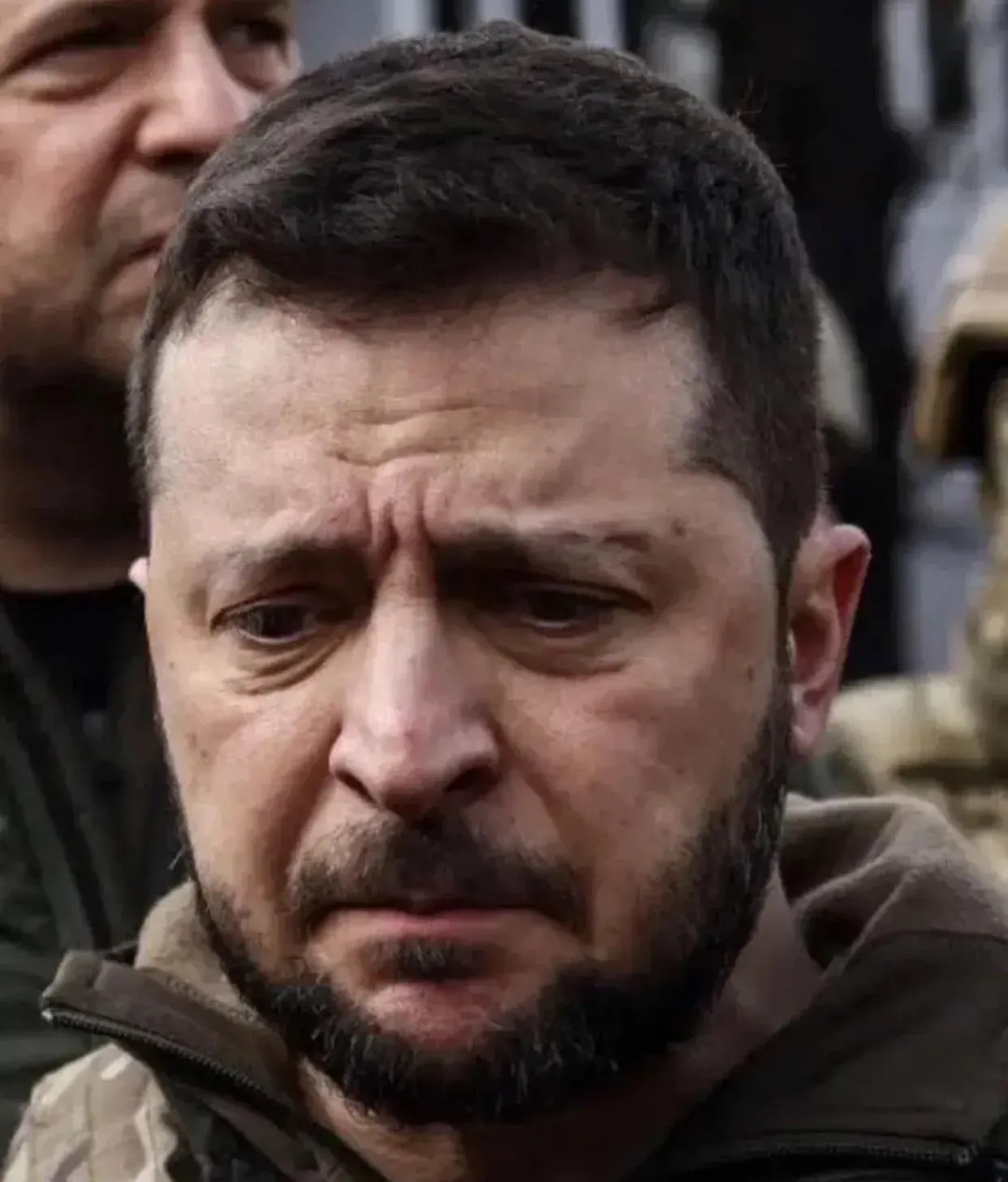 泽连斯基做到了，凭自己一个人力量改变了乌克兰几千万人的命运。
打了600多天的战