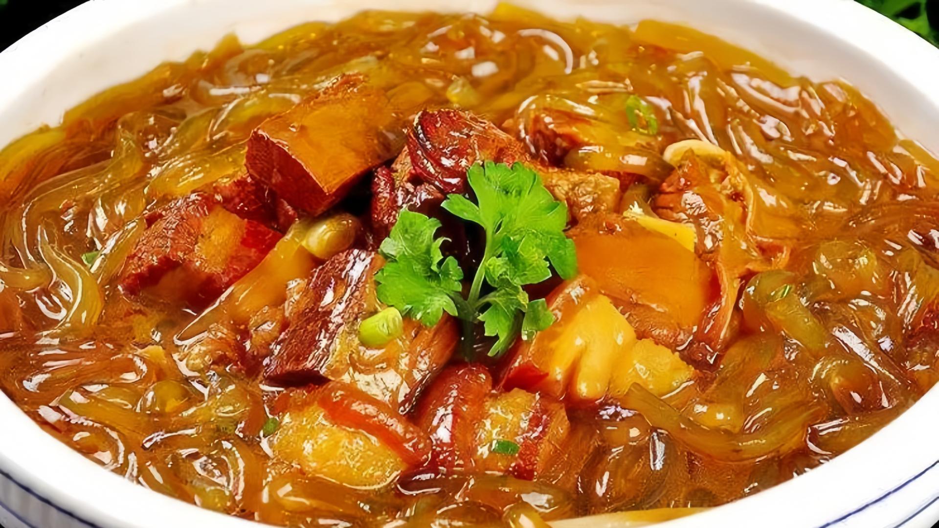 回味经典：猪肉炖粉条的故事与风味