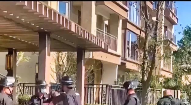 近日，福建福州云上鼓岭的30套别墅被查封一事引发了网上热议。当地有关部门表示，因