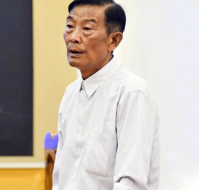 老缅交出白所成的可能性极低。首先，交出白所成会引起下属哗变，因为果敢的格局是他一