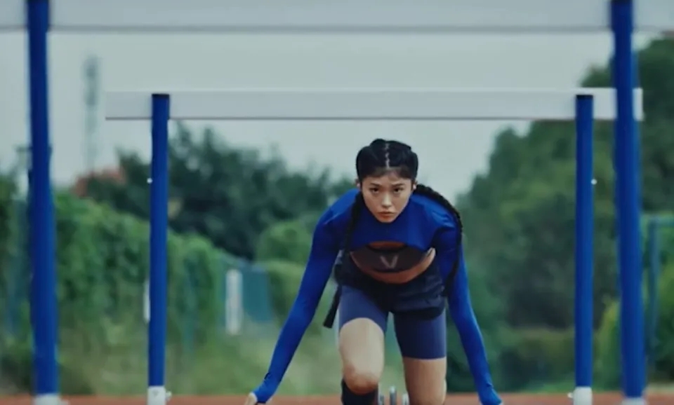 吴艳妮代言广告，惹争议。
她将正式作为 Oladance 品牌运动大使，代言 O