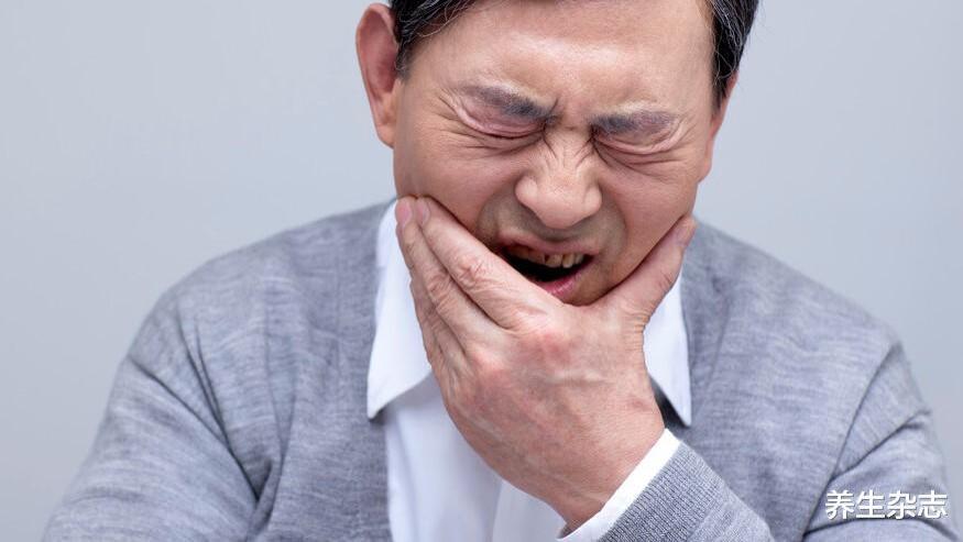 牙周炎：一个中医“小妙招”，或远离牙齿松动、牙龈萎缩、酸软怕冷热！
