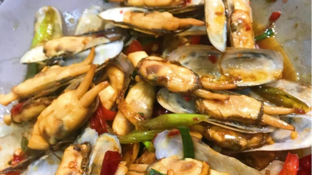 今日分享：香辣爆炒蛏子，做法简单零失败，鲜嫩多汁，巨入味！