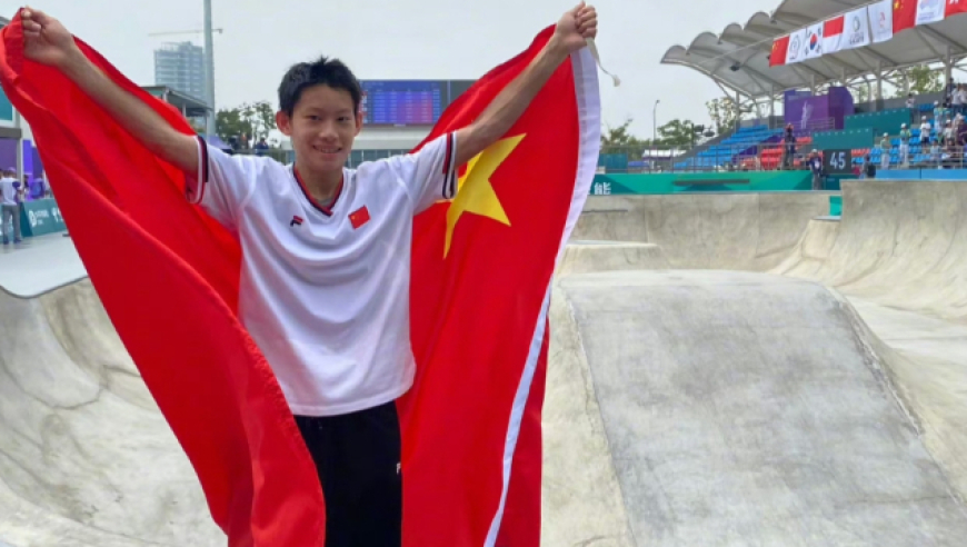 【厉害了！绝杀日本!中国诞生最年轻亚运冠军】

在9月25日的滑板男子碗池决赛中