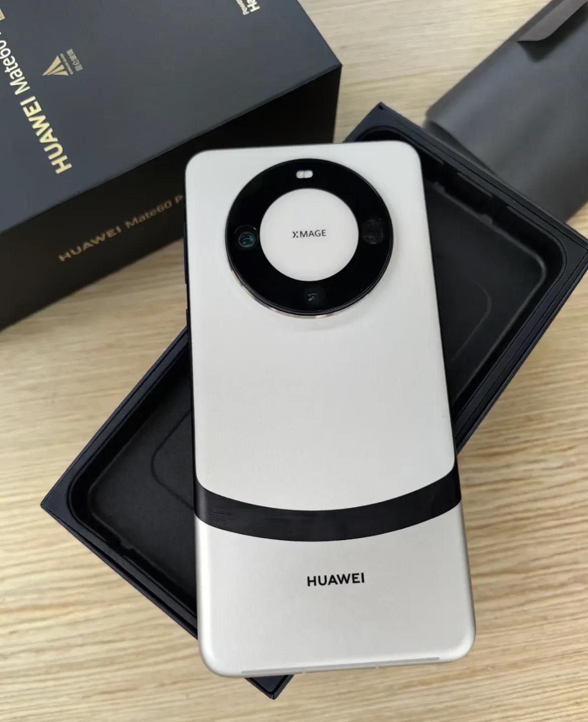 华为Mate60 Pro+到底在卖什么？
得出了一些个结论：
1、流畅度：高德地