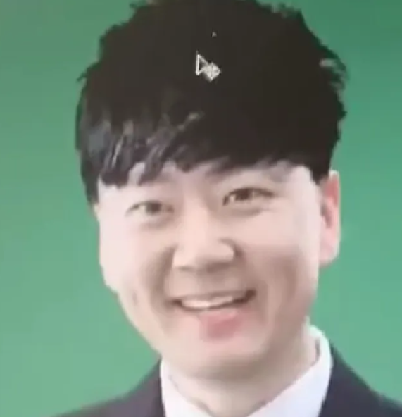 长得很像的明星，郭冬临加上头发，你看出像谁了吗？