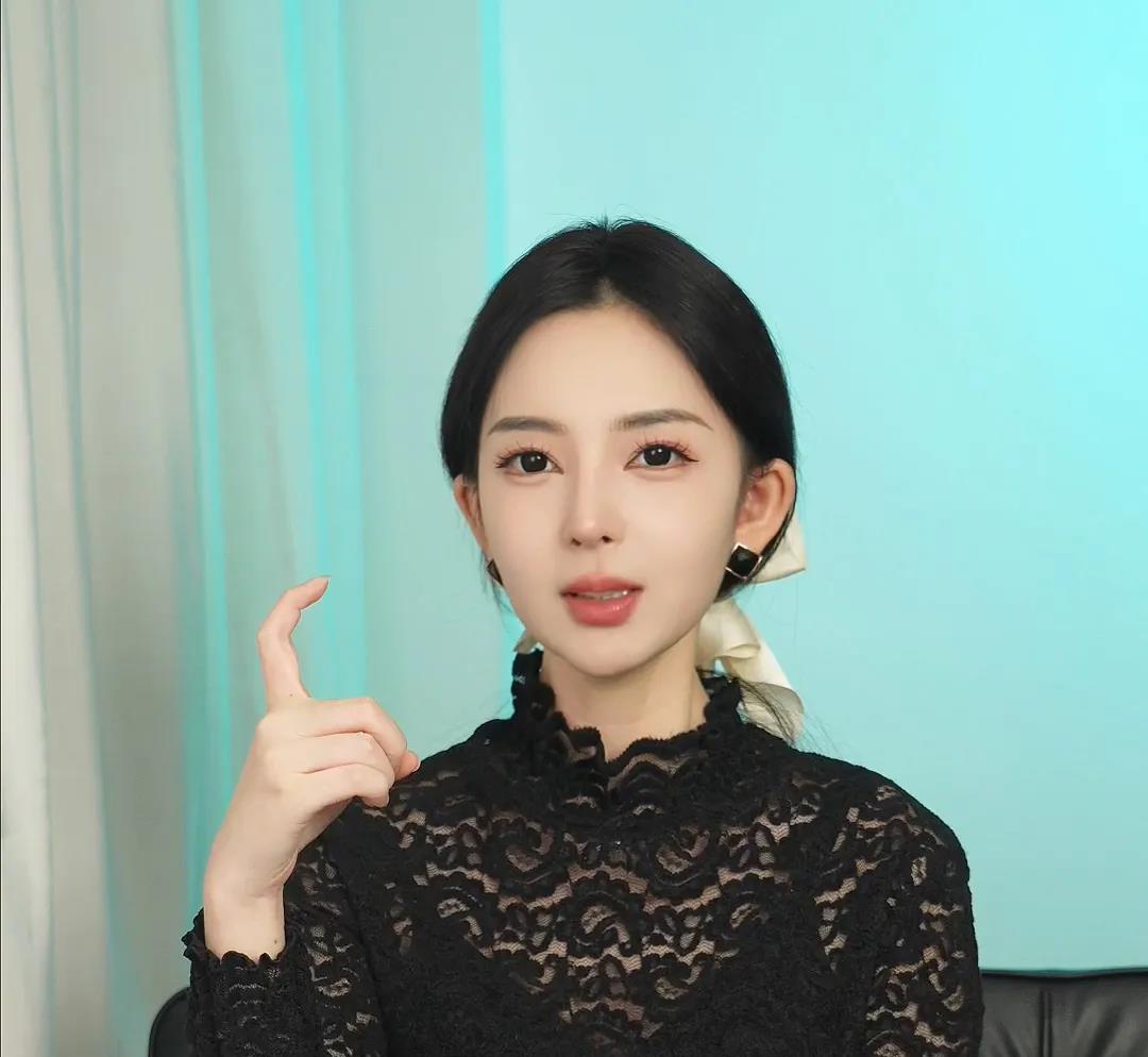 刘德华的孩子考上清华需要几步？
只需要三步！
1. 拥有香港身份，这一点刘德华已