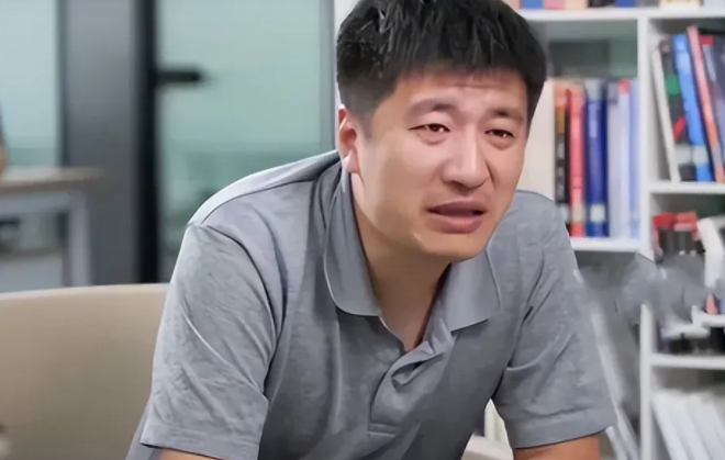 近几天，张雪峰冲上热搜第一，原因有三点，第一，春节给员工放假18天，第二，给每位