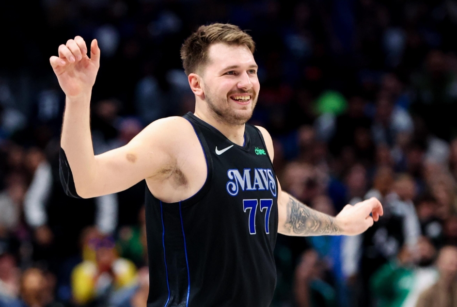 NBA季中锦标赛，独行侠121-115力克火箭，简单总结下比赛！

1.火箭末节