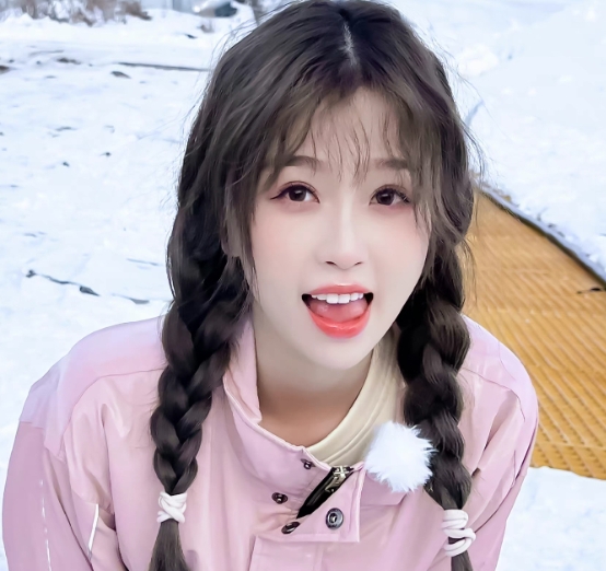 #杨天真为云为衫发声#
美强惨？全攻略女主？双商在线？不好意思，这些我们云为衫全