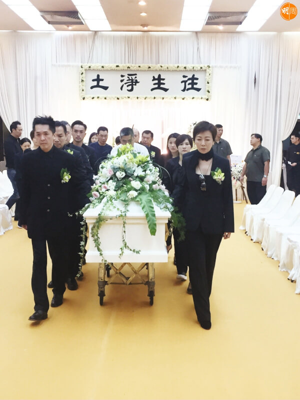 当年今周，2016年5月27日，罗明珠逝世，终年47岁。

她和袁洁莹、罗美薇、