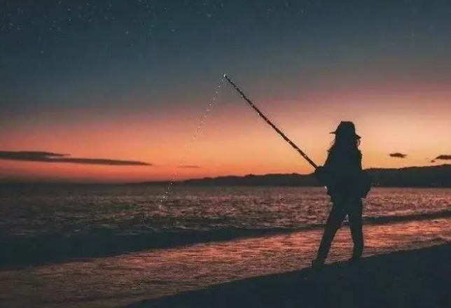 ​错过，放过 

你是否在午夜梦回的时候，突然想起曾经错过的人，彻夜难眠；

是