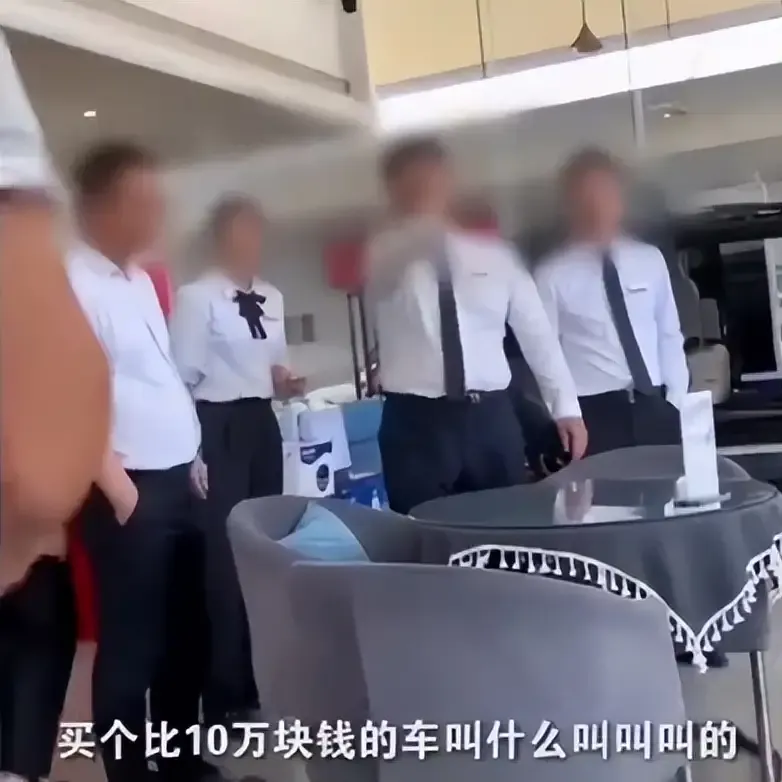 一汽丰田怼顾客损失不止10万#怼顾客是比较极端的现象，而大多数情况下，销售人员对