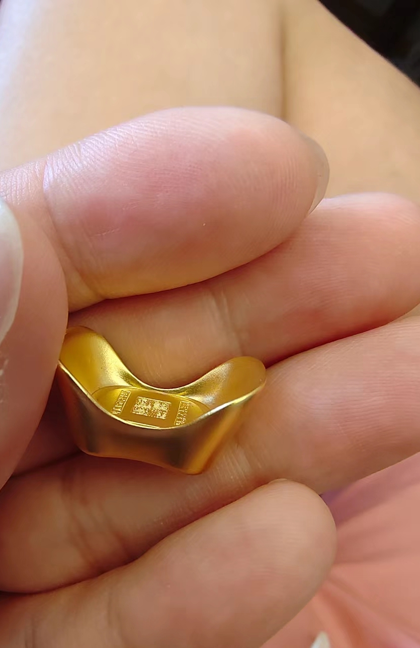 你有什么见不得人的秘密吗？

在想一个问题： 
如果你现在穿越回十年前
见到那个