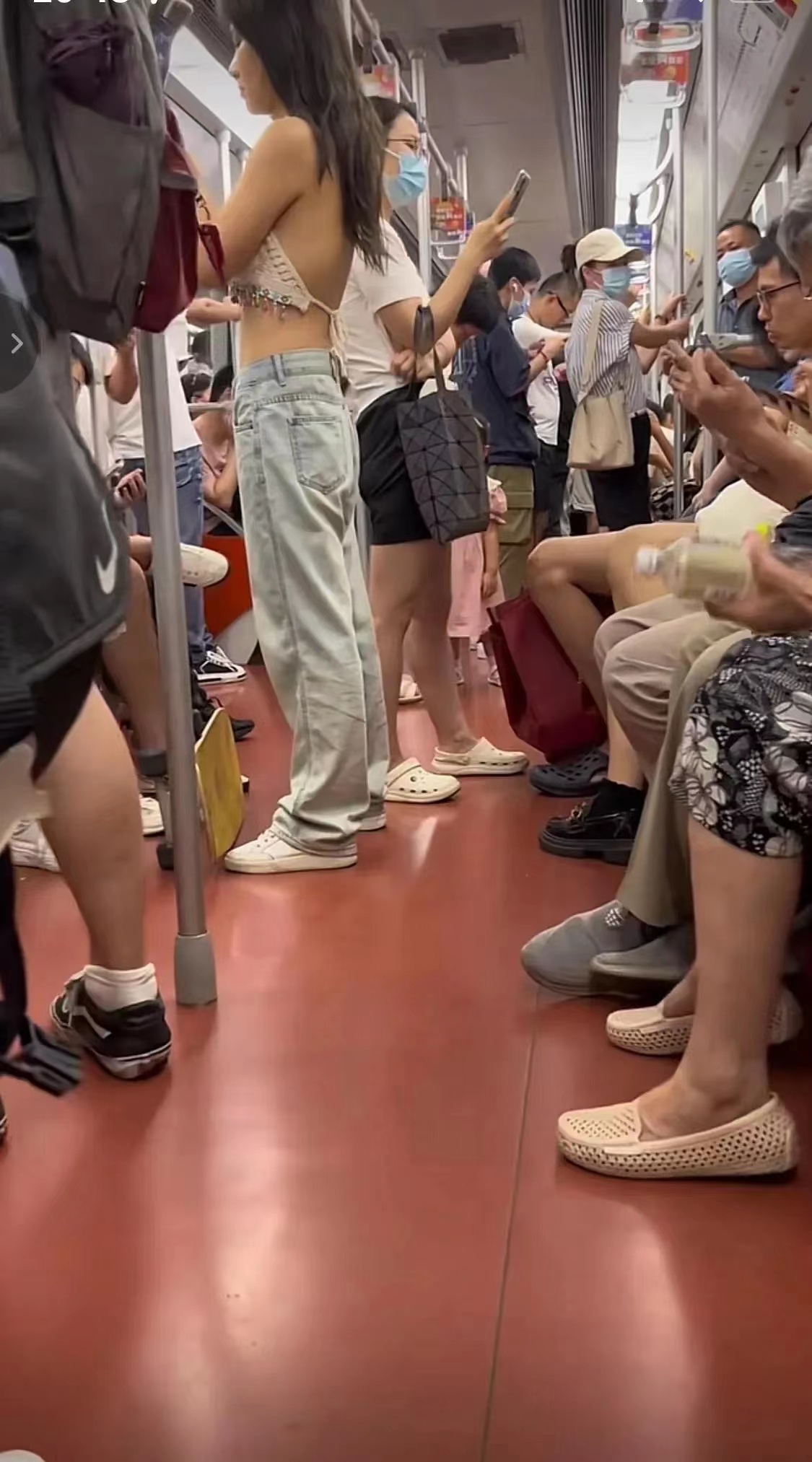 社会永远是一个万花筒