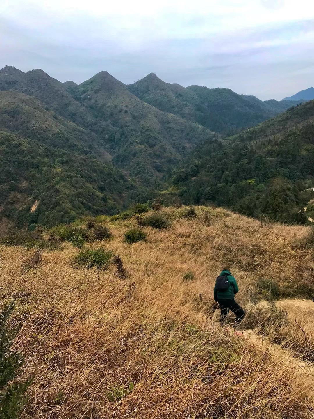 户外｜清远莫六公山 穿越山脊线赏峰林