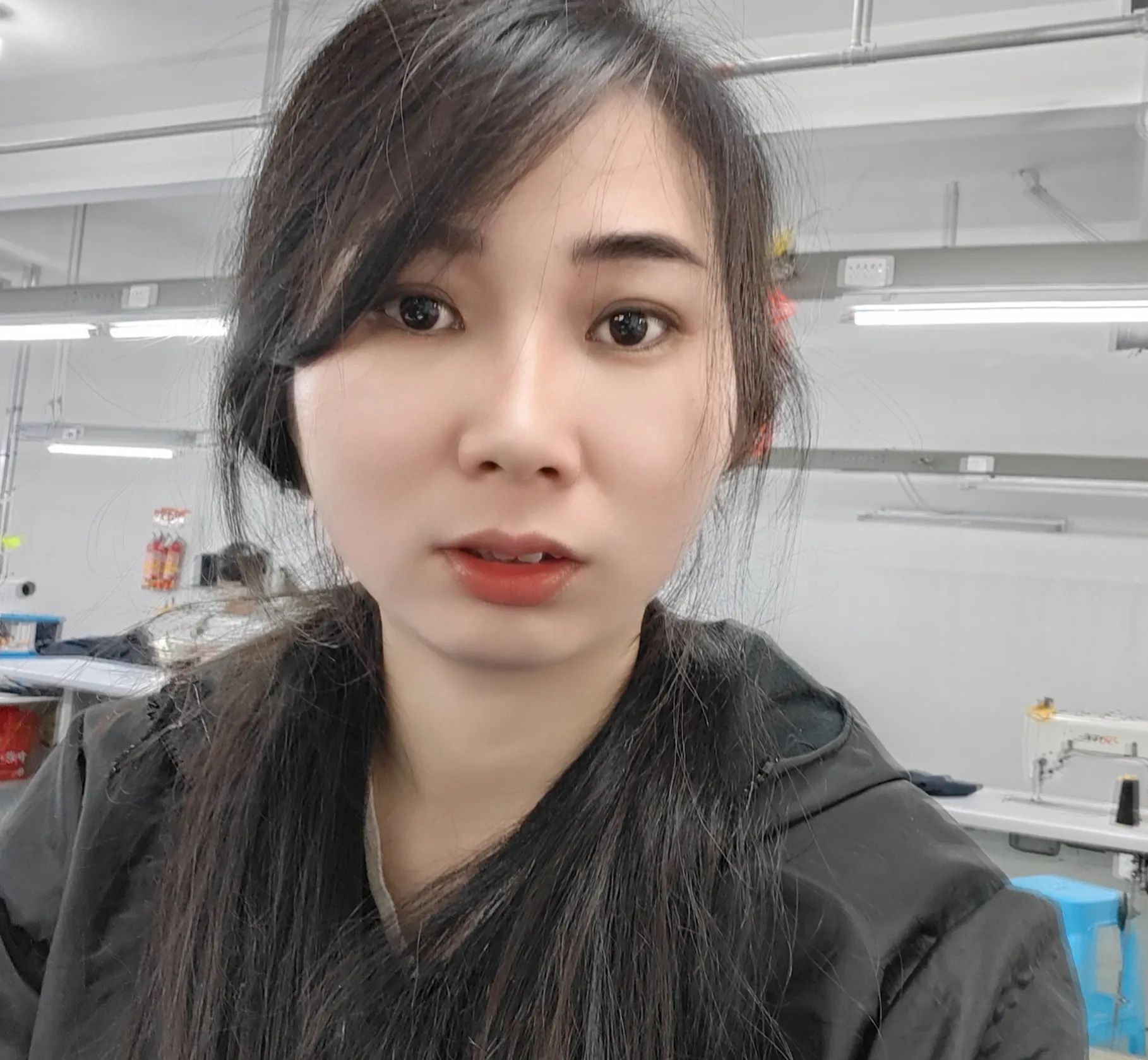 我是一位来自江西离了婚的单身妈妈，今年35岁，独自养三周岁的女娃娃。

头婚离婚