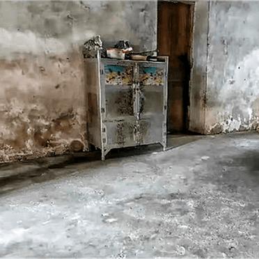 过年到男友老家去，他说他家很穷。我以为只是谦虚的话，没想到，是个实在人啊。