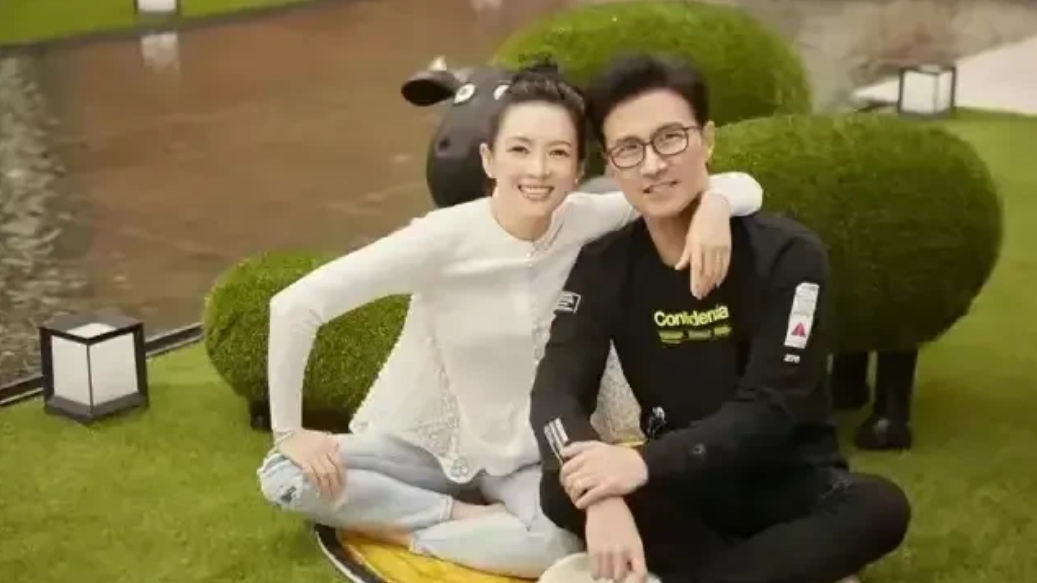 网友调侃汪峰离婚（三婚靠天分七婚靠打拼
章子怡和汪峰离婚，盘点他们的感情史每一次