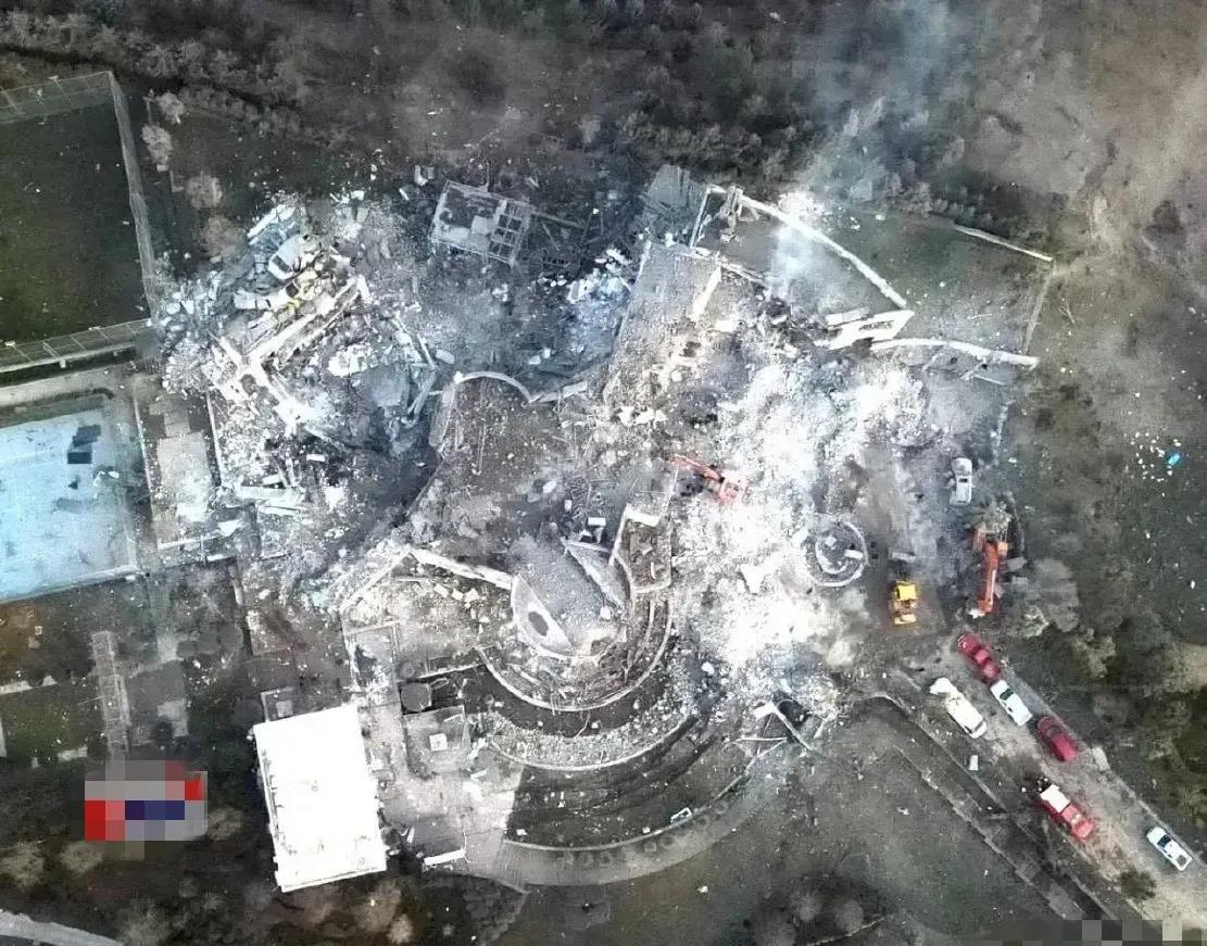 伊朗的这波打击精度，放到全世界的大国中比比也是首屈一指的，上千公里的距离，直中靶