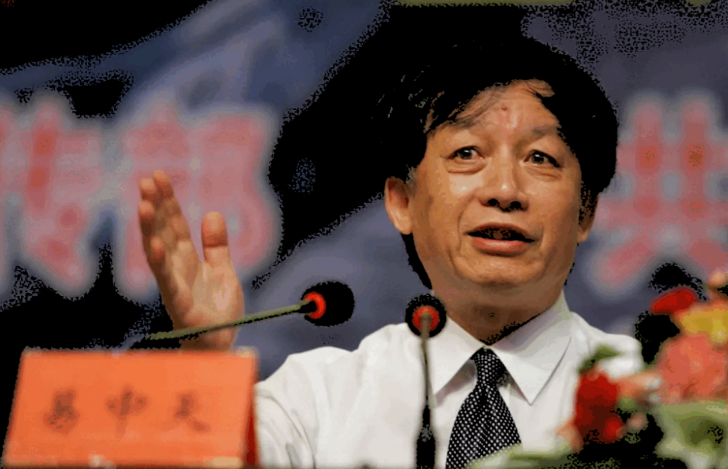 易中天提出：“就算有成千上万像海瑞一样廉洁正直的官员，也难以扭转中国社会的腐败现