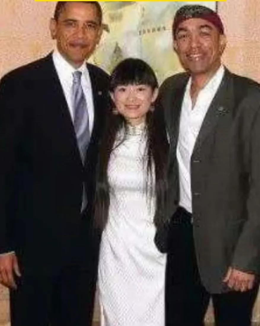 当年，刘雪华不顾家人反对，执意要嫁给黑人男孩马克，婚后，她才知道老公的真实身份，