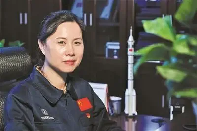 昨天长征十六运载火箭顺利将三名航天员送上太空空间站，请大家记住一位名字：容易，火