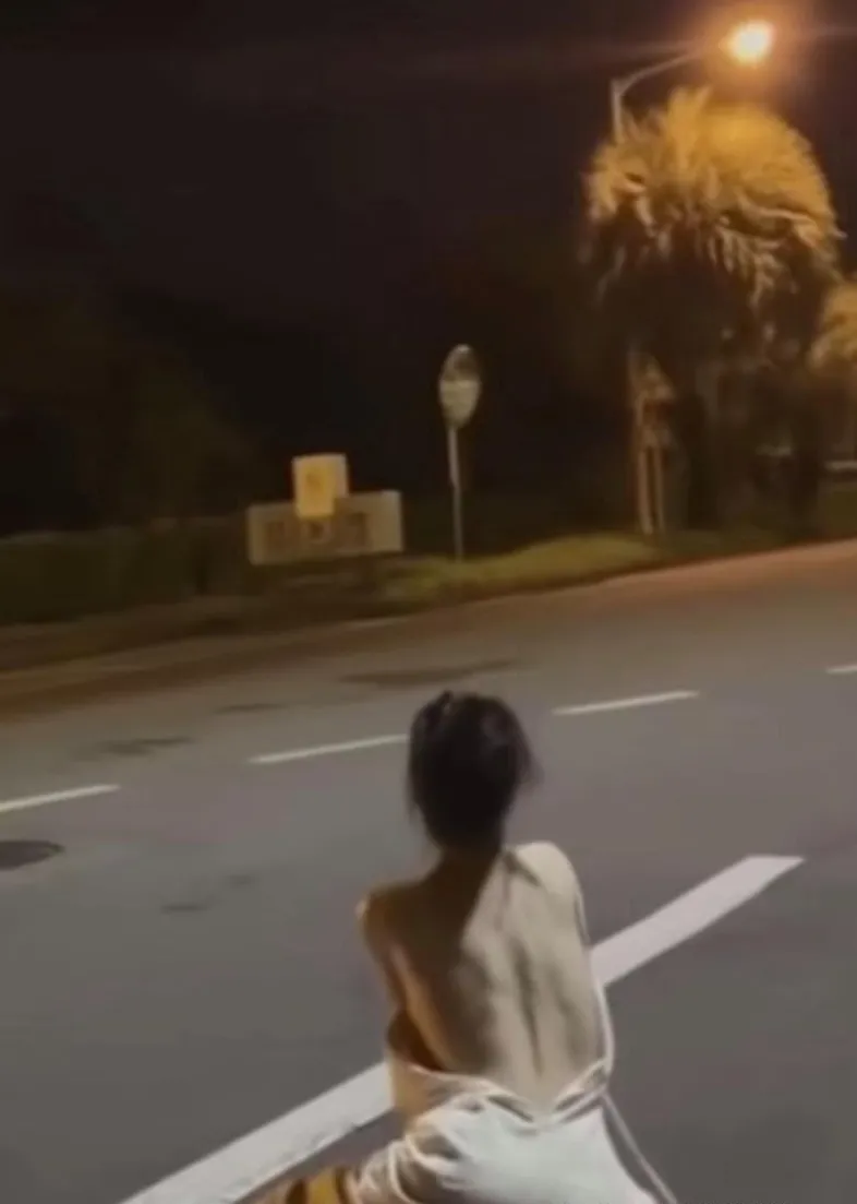 当街遇上一个喝醉的姐姐，情况危急！该打110还是120？