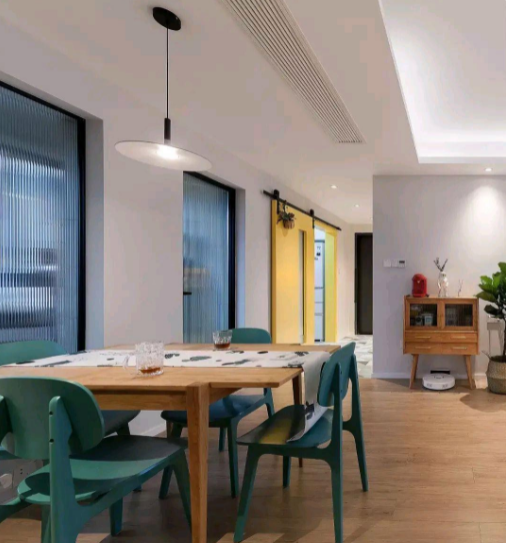 大家有没有发现，现在买房似乎不再是压在人们肩上的巨大负担？只要夫妻二人共同努力，