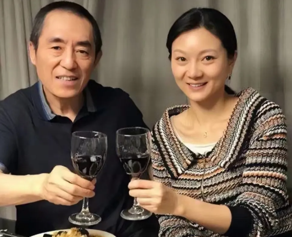 2000年，19岁的陈婷怀孕了，问50岁的张艺谋怎么办，最后她在休学生孩子跟流产