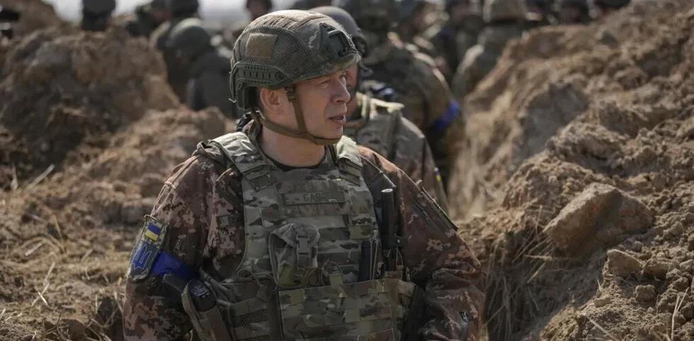 乌克兰还是愿意说点实话
乌克兰新总司令瑟尔斯基上任后于周三首次视察前线，他形容战