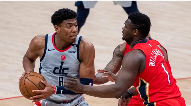 勇士需要出几个球员和选秀权，才可能得到杜兰特，再次联手库里。
第一，杜兰特年薪4