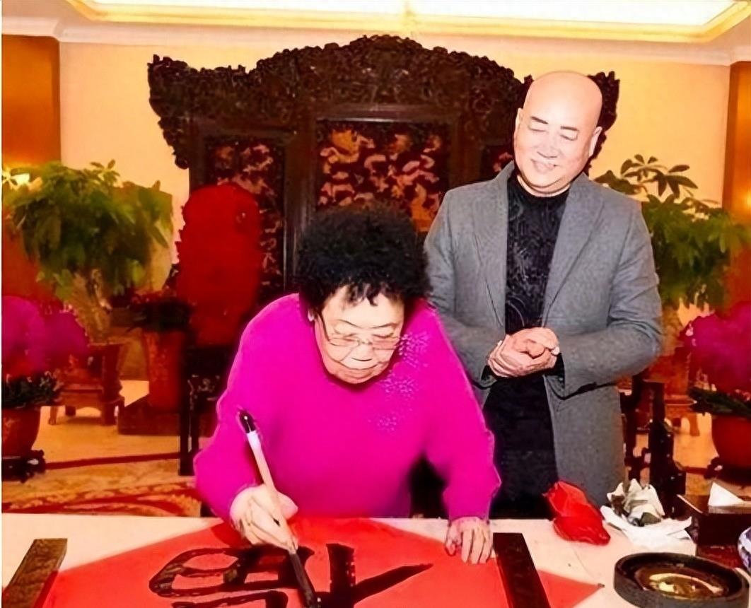 唐僧娶了我国女首富，山公娶了玉兔妈，成果就属猪八戒才“最牛”的！