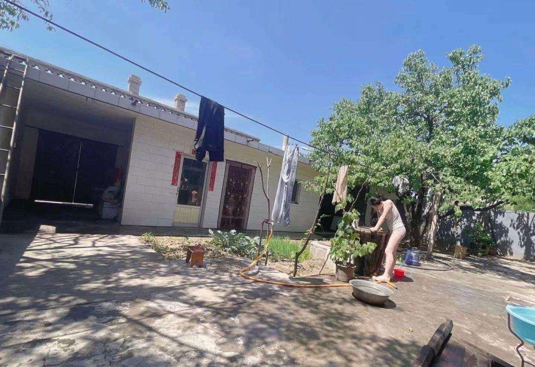 老婆在洗衣服，我需要注意什么？
