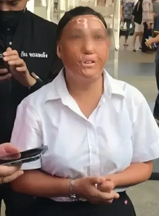 最近，泰国警方在曼谷区域内发现并抓捕多名中国籍乞讨者，这些乞讨者均肢体残缺，且脸