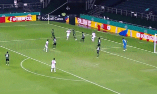 神仙球！本轮亚冠，香港杰志队外援米基尔打入了一记超高难度倒勾球，球迷直呼他已预定