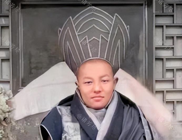 1943年，向国家捐献30架飞机、一万多张羊皮的五世嘉木祥活佛——丹贝坚赞，留下