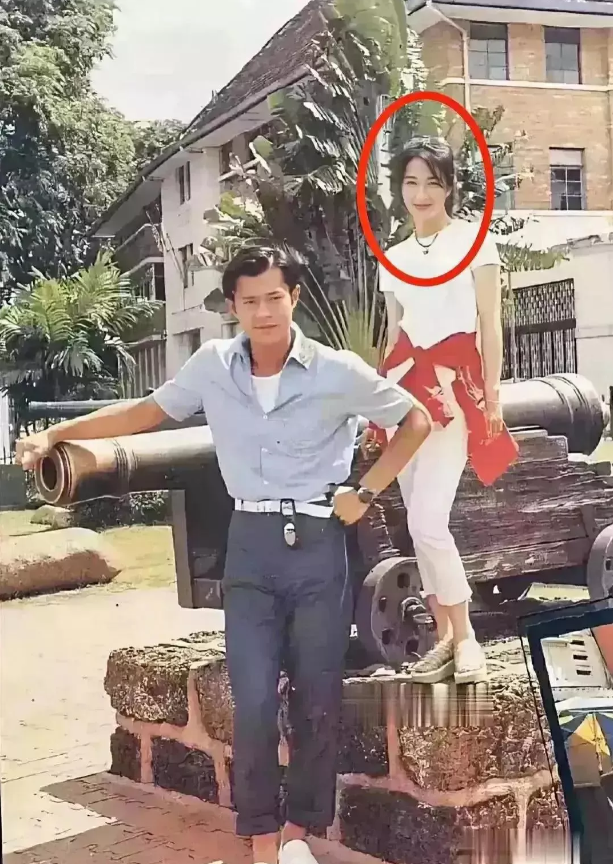 古天乐背后的这位香港女明星是谁？她有什么经典的作品吗？